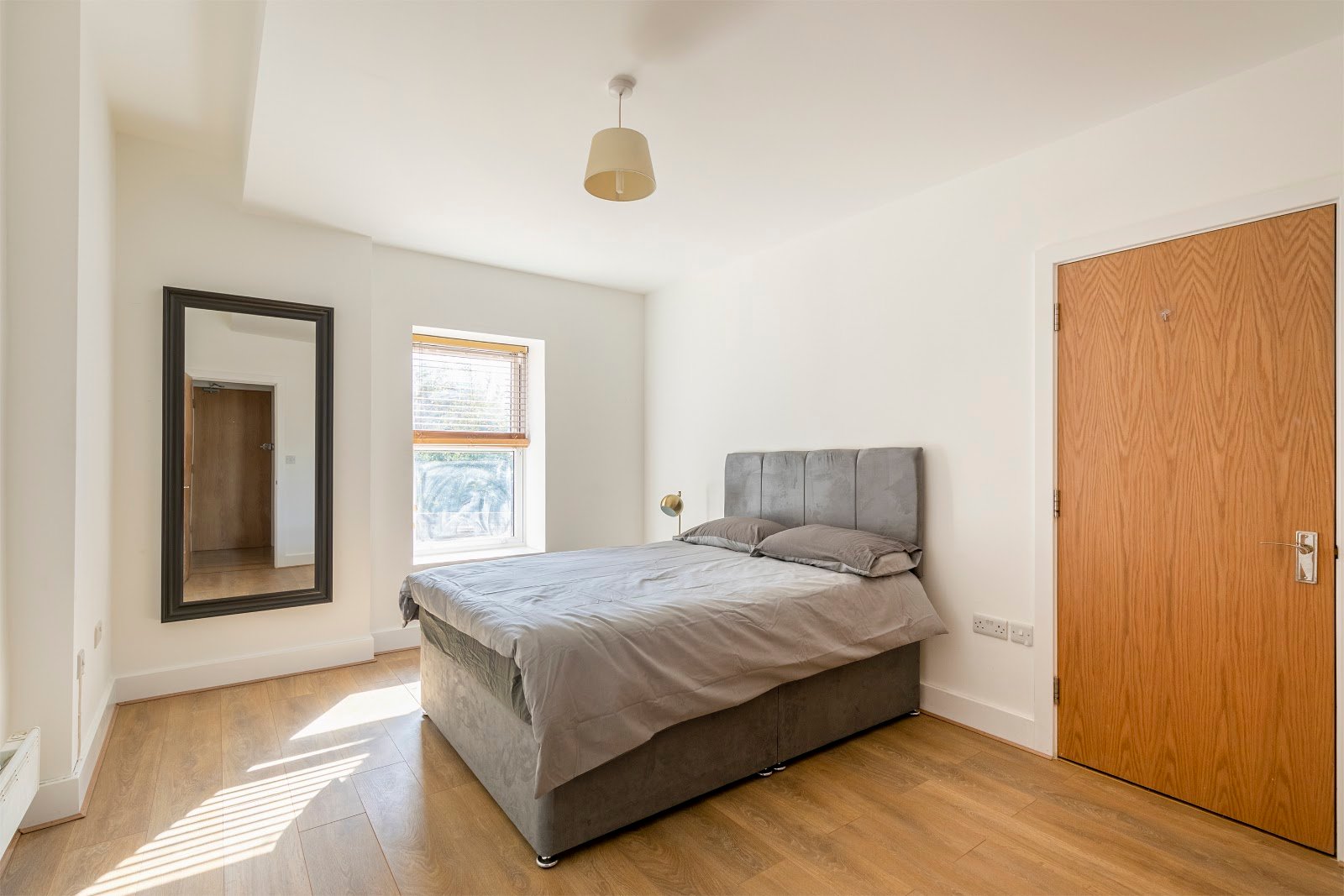 221 Clapham Road, Stockwell, SW9