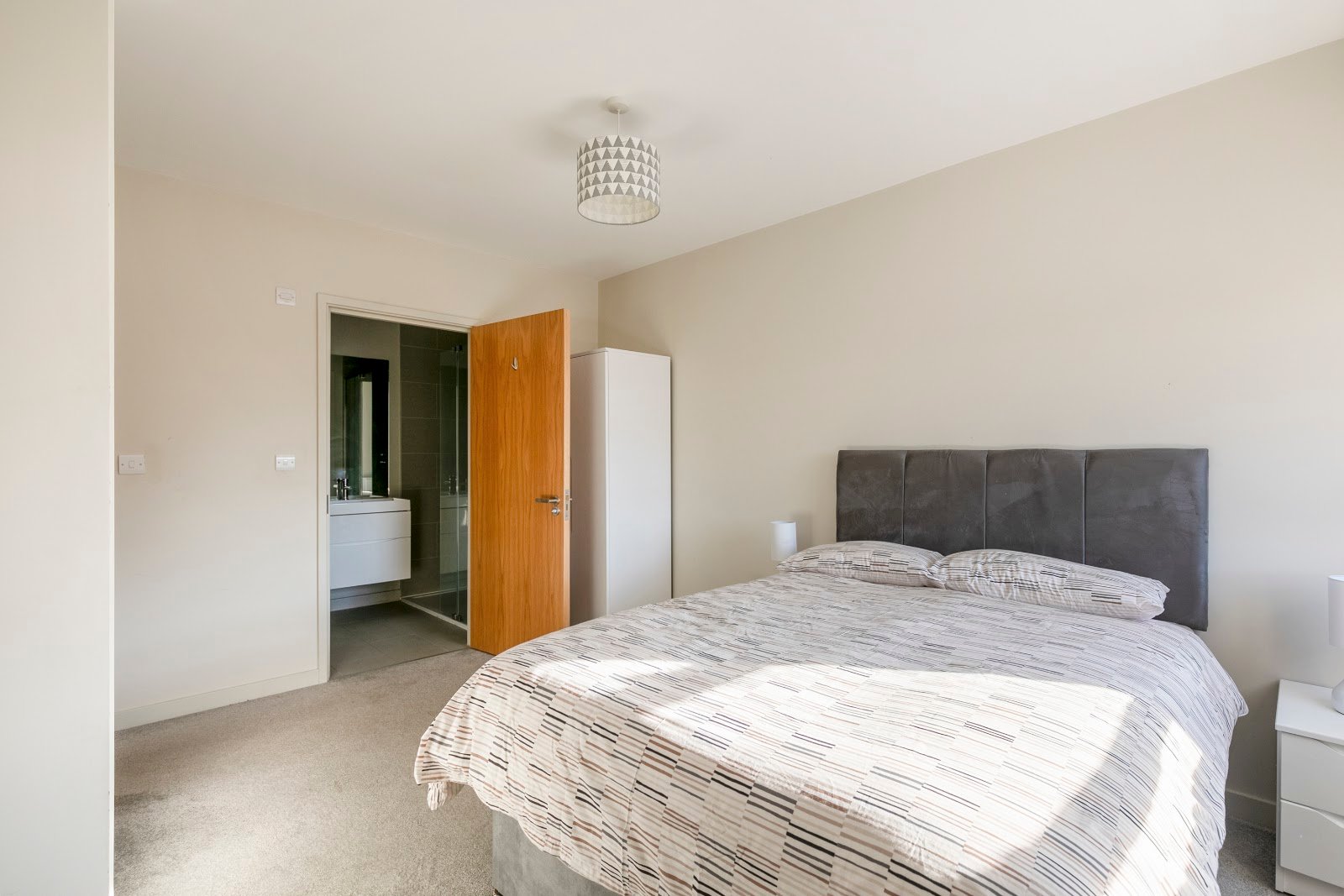223 Clapham Road, Stockwell, SW9