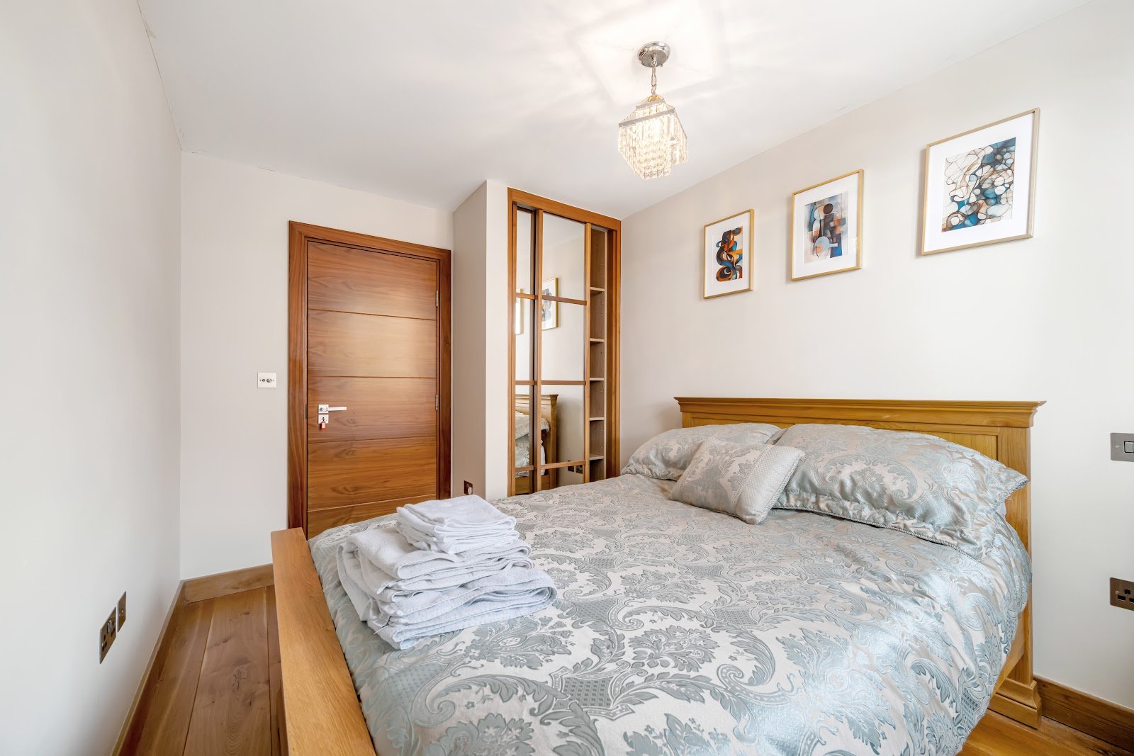 Chesterton Square, Kensington, W8