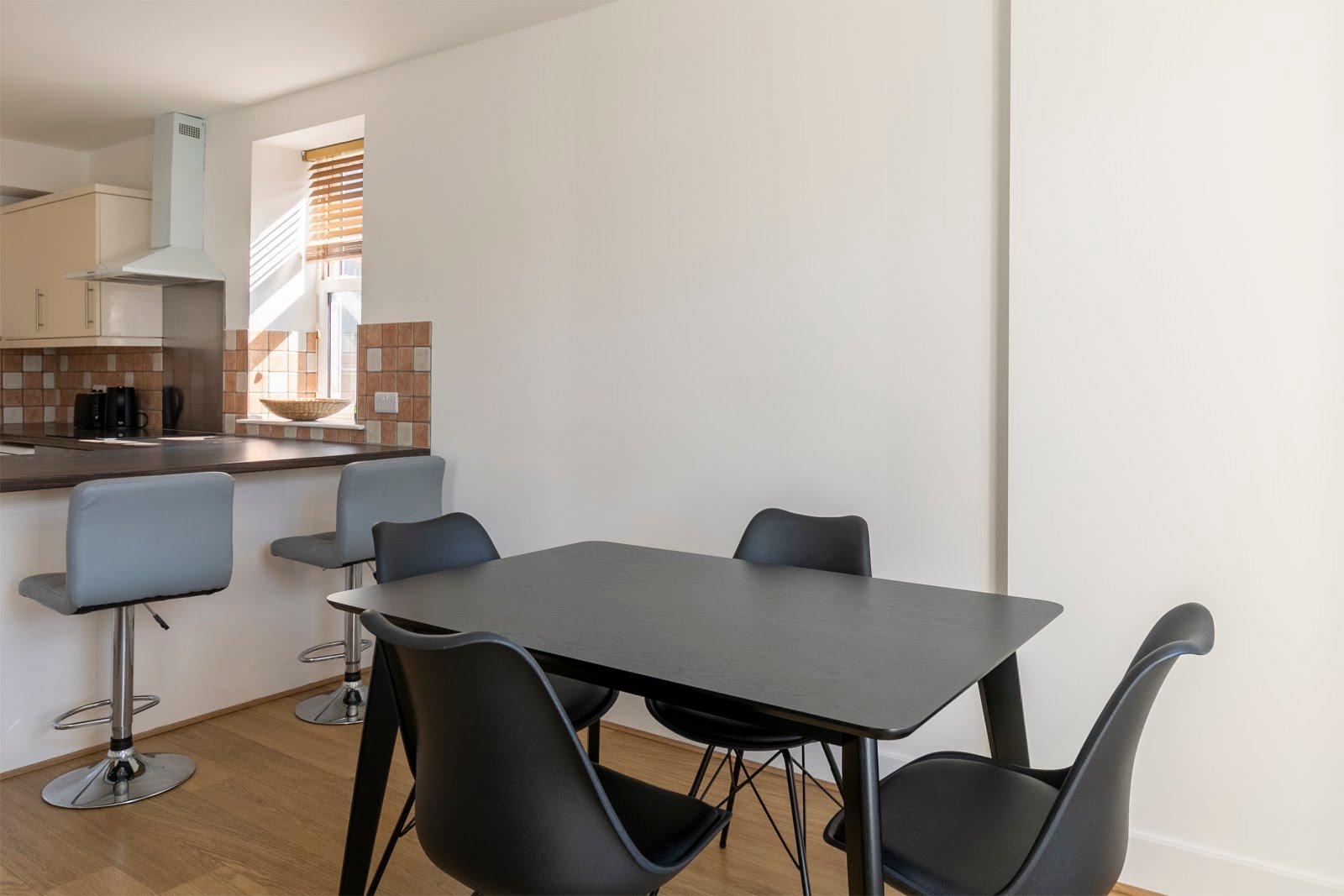 221 Clapham Road, Stockwell, SW9